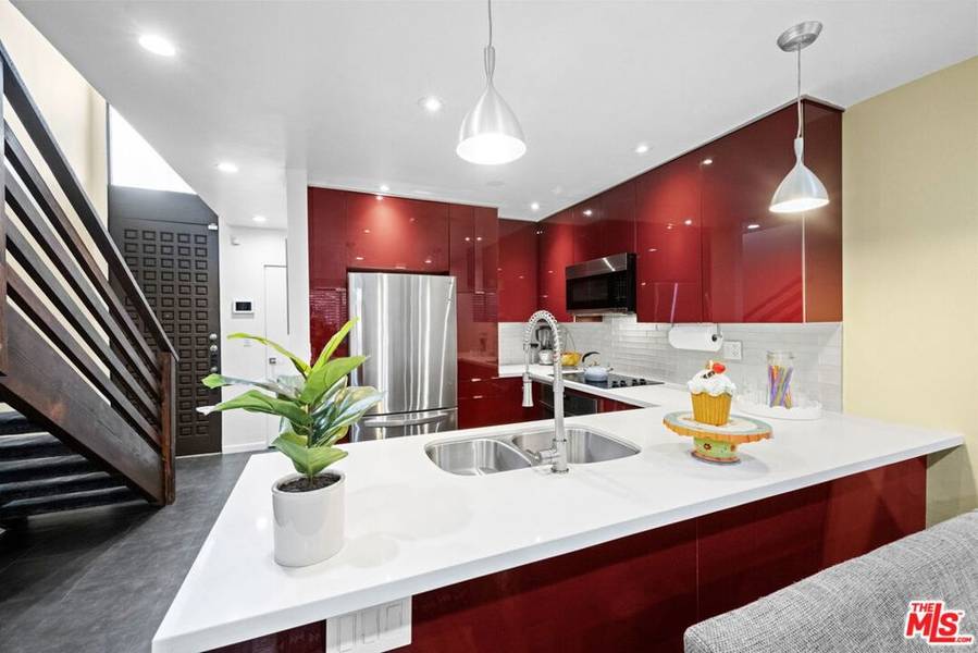 5951 Canterbury DR #20, Culver City, CA 90230