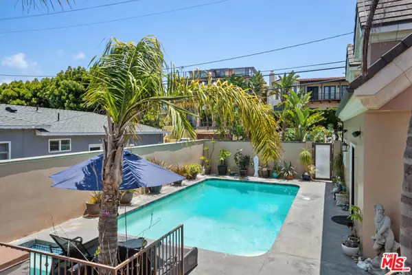 Playa Del Rey, CA 90293,229 Rees ST