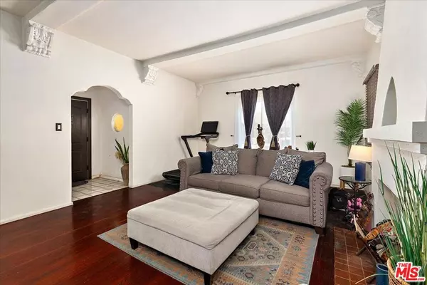 Los Angeles, CA 90044,1309 W 82nd ST