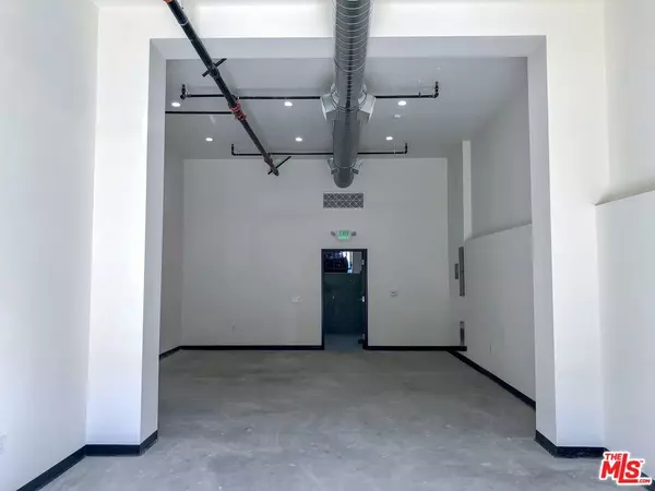 Los Angeles, CA 90032,5207 Alhambra AVE