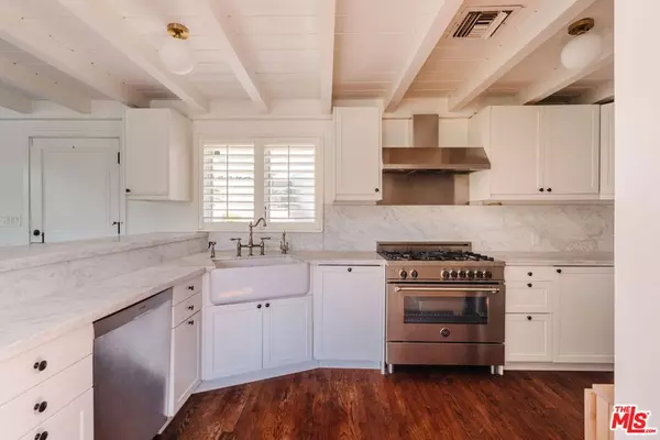 Los Angeles, CA 90046,2344 Sunset Heights DR