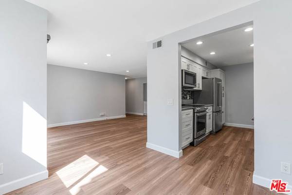 Calabasas, CA 91302,4666 Park Granada #146