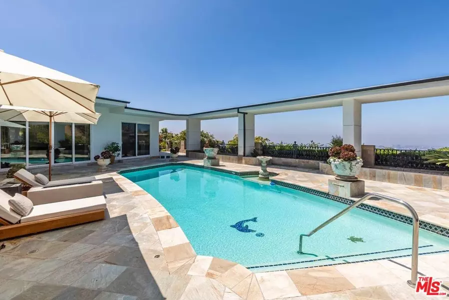 560 Chalette DR, Beverly Hills, CA 90210