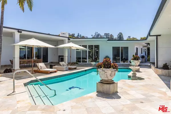 Beverly Hills, CA 90210,560 Chalette DR