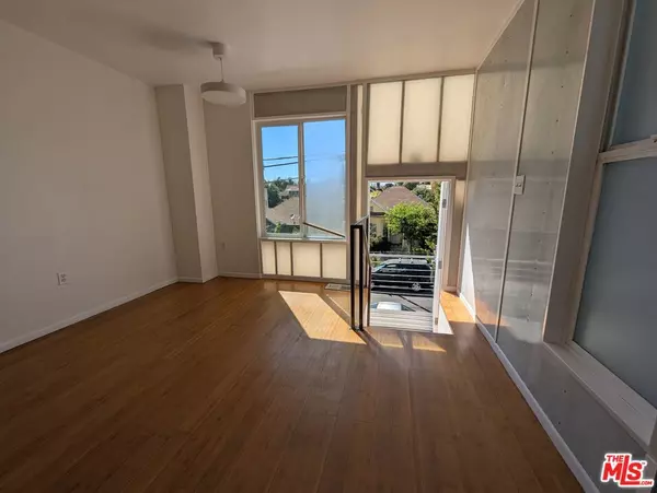 Los Angeles, CA 90026,348 Patton ST #1