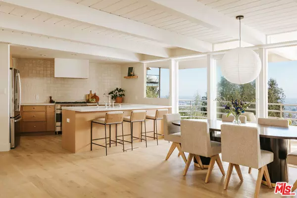 8448 Franklin AVE, Los Angeles, CA 90069