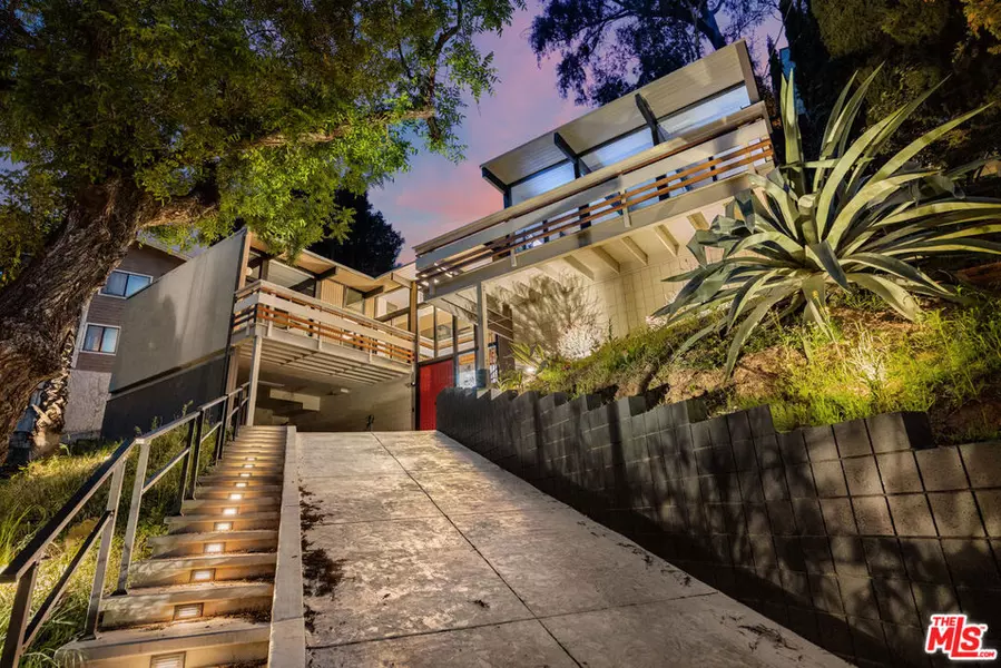 3905 Pacheco DR, Sherman Oaks, CA 91403