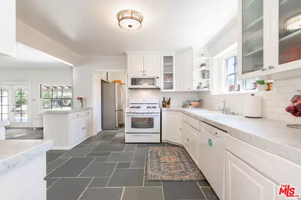 Valley Village, CA 91607,5454 Agnes AVE