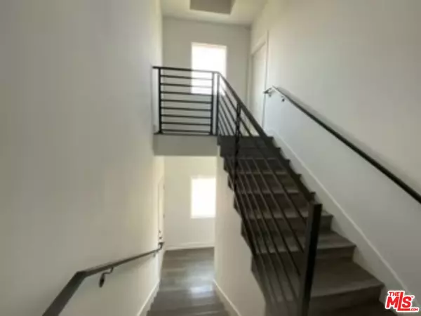 Porter Ranch, CA 91326,10455 Etiwanda AVE