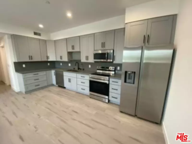 10455 Etiwanda AVE, Porter Ranch, CA 91326