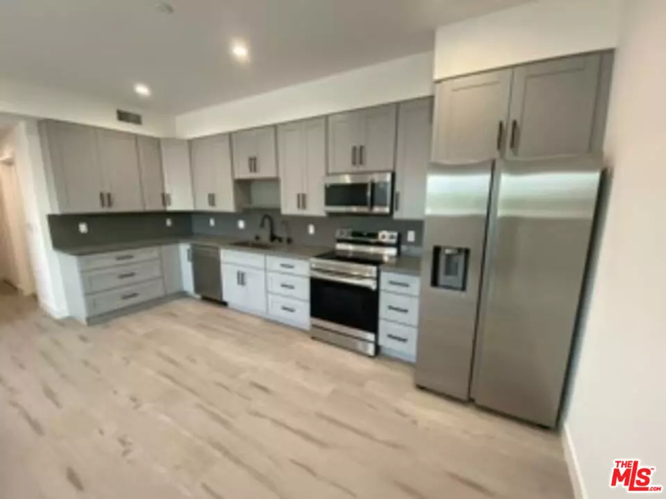 Porter Ranch, CA 91326,10455 Etiwanda AVE