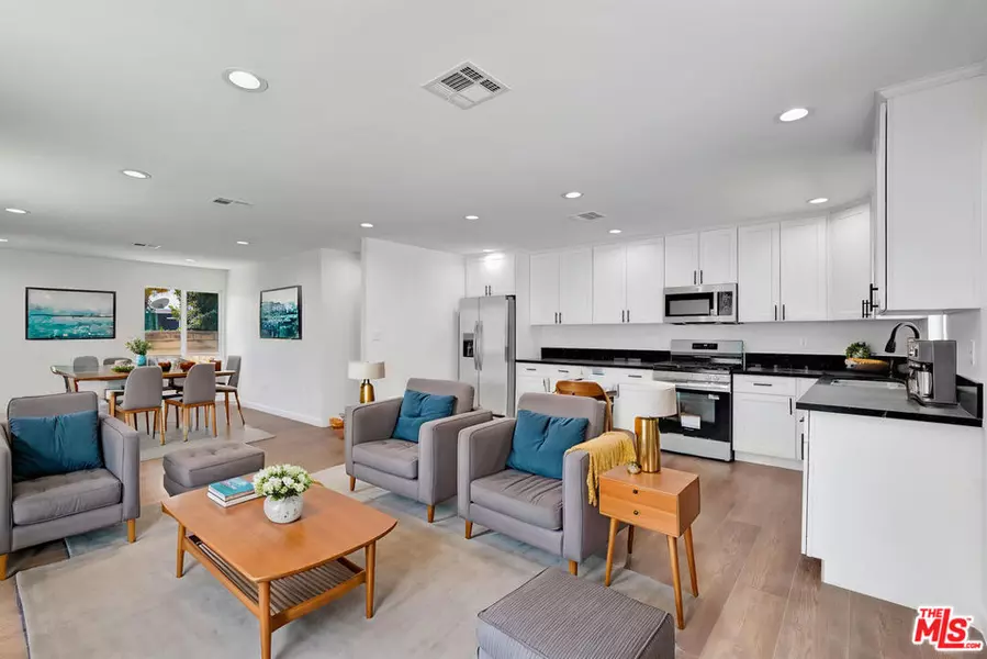 7445 Balcom AVE, Reseda, CA 91335