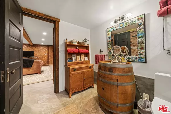 Santa Monica, CA 90405,2116 3rd ST