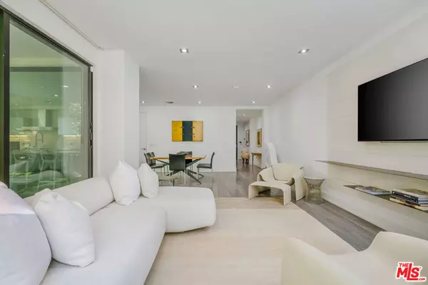 Beverly Hills, CA 90210,432 N Oakhurst DR #101