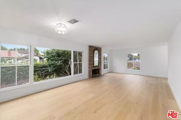 Huntington Beach, CA 92648,949 10th ST