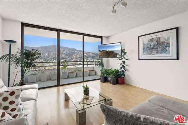 Glendale, CA 91203,345 Pioneer DR #1401