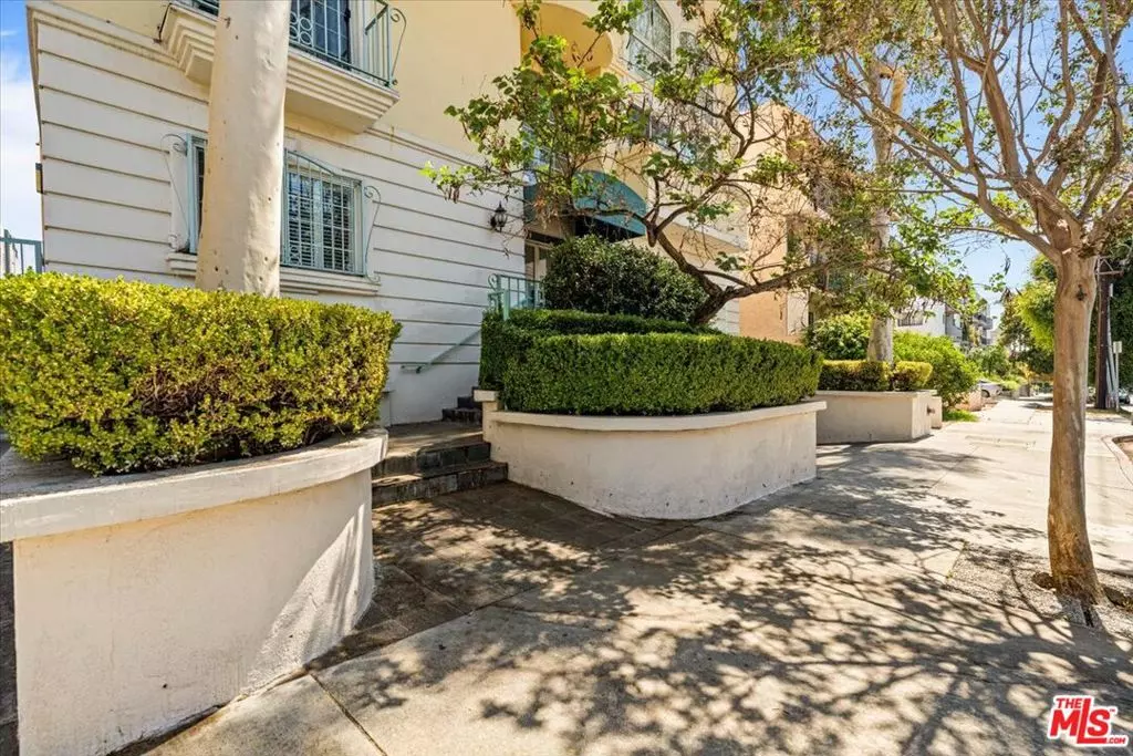 West Hollywood, CA 90046,1342 N Sierra Bonita AVE #102