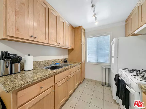 Santa Monica, CA 90405,440 Raymond AVE #3