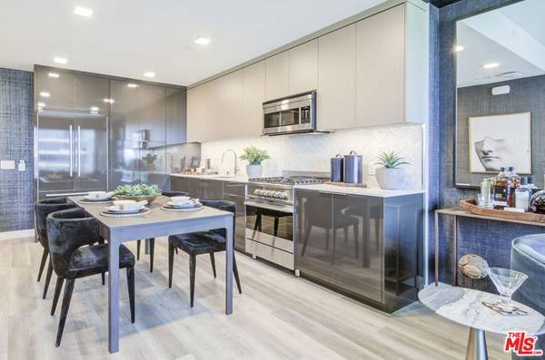 San Diego, CA 92103,525 Olive Street #1216