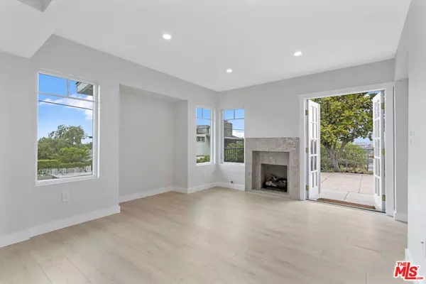 Los Angeles, CA 90039,2336 Loma Vista PL
