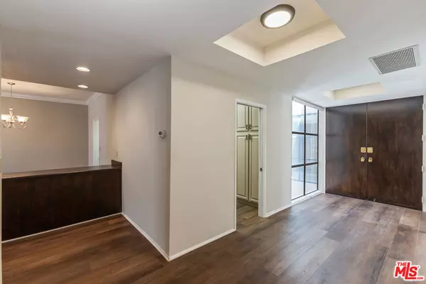 Sherman Oaks, CA 91423,4641 Fulton AVE #203