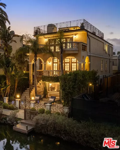 405 Sherman Canal, Venice, CA 90291