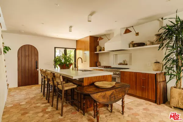 Santa Monica, CA 90405,751 Ozone ST