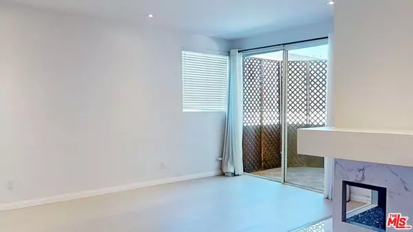 Encino, CA 91436,4557 Haskell AVE #105