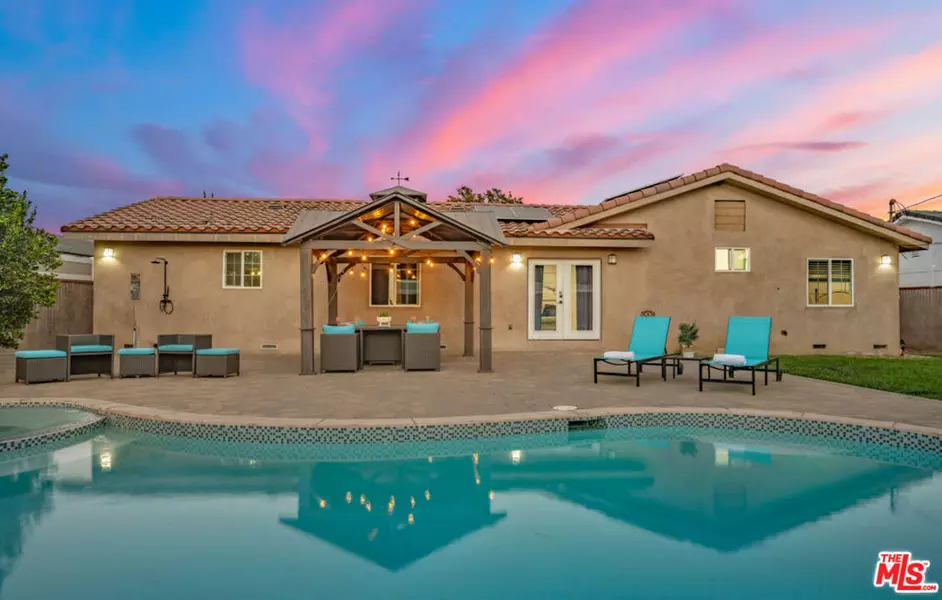 10143 Amestoy AVE, Northridge, CA 91325