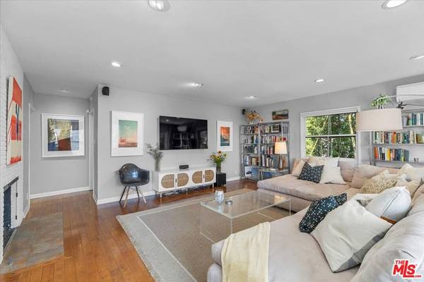 Los Angeles, CA 90046,8809 Appian WAY