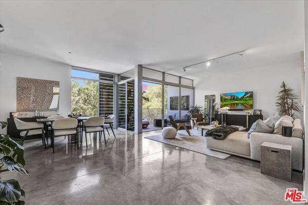 901 Hancock AVE #206, West Hollywood, CA 90069