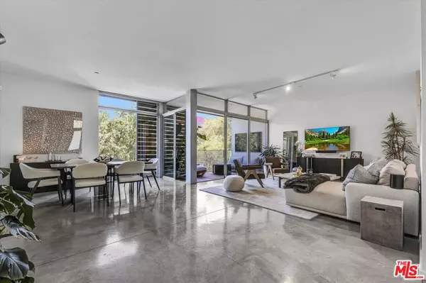 901 Hancock AVE #206, West Hollywood, CA 90069