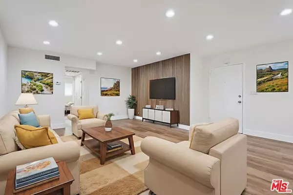 Encino, CA 91316,5400 Newcastle AVE #2