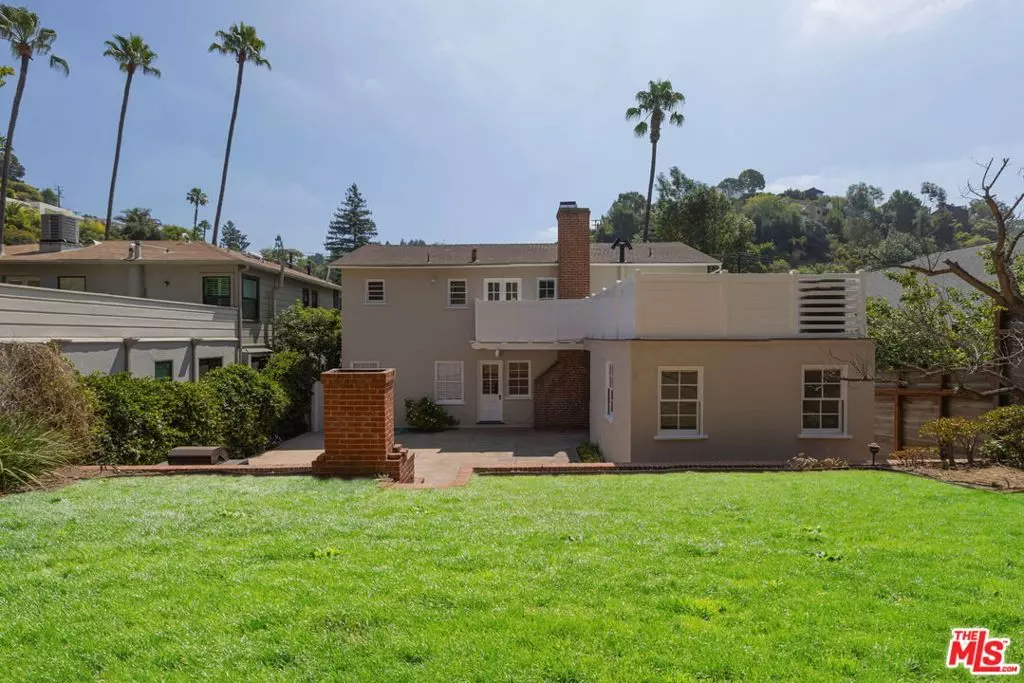 Los Angeles, CA 90068,2547 Canyon DR