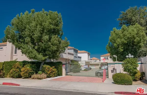 North Hills, CA 91343,9400 Noble AVE #1/2