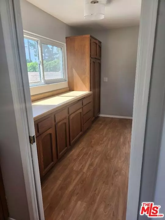 Northridge, CA 91324,9542 Yolanda AVE
