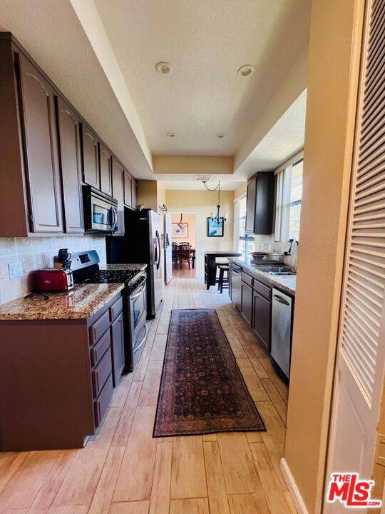 Los Angeles, CA 90025,11700 Iowa AVE #202