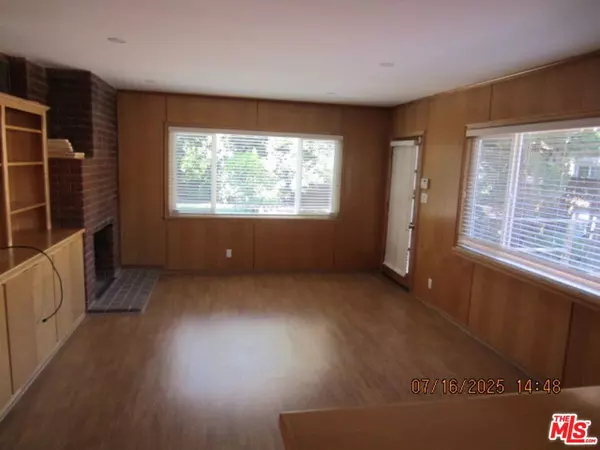 North Hollywood, CA 91605,12715 Hartland ST