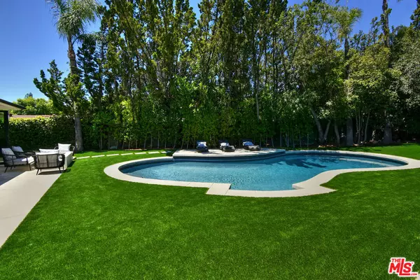Los Angeles, CA 90049,3221 Elvido DR