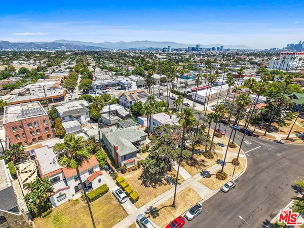 Los Angeles, CA 90019,4409 Victoria Park DR