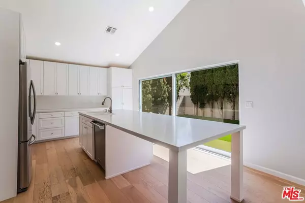 Los Angeles, CA 90066,4911 Patrae ST