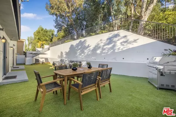 Tarzana, CA 91356,18202 Rancho ST