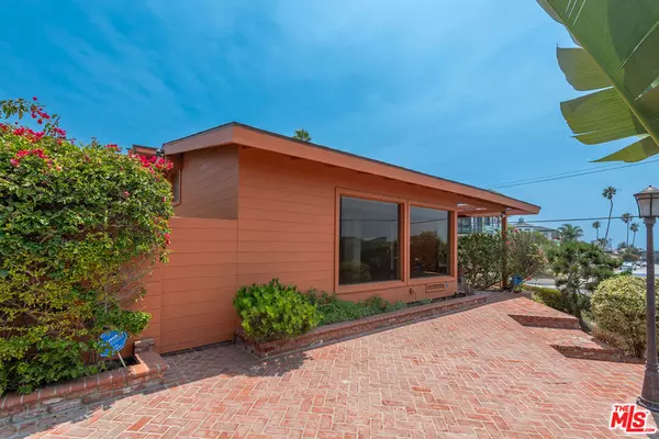 Playa Del Rey, CA 90293,7220 Rindge AVE