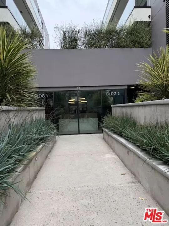 Los Angeles, CA 90048,411 S Hamel RD #306