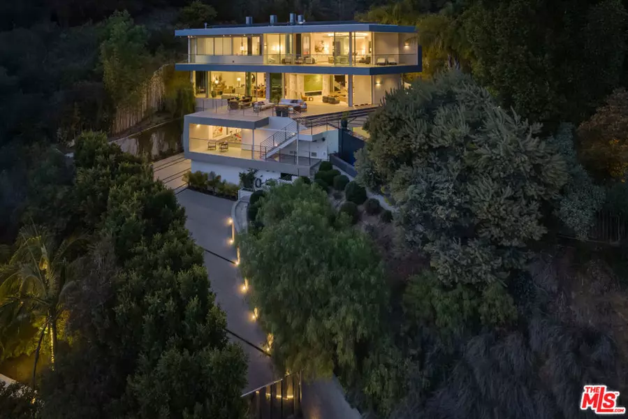 1895 Rising Glen RD, Los Angeles, CA 90069