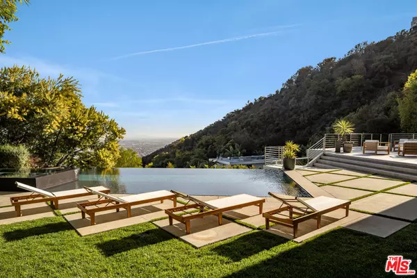 Los Angeles, CA 90069,1895 Rising Glen RD