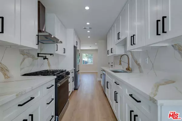 Van Nuys, CA 91406,7444 Ostrom AVE