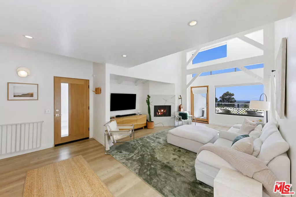 Malibu, CA 90265,2919 Valmere DR