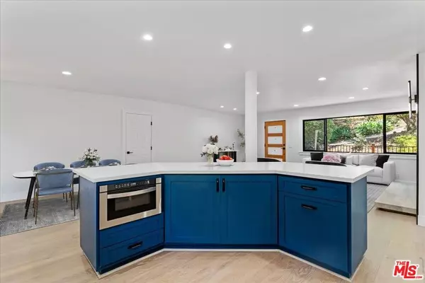 Topanga, CA 90290,21171 Colina DR