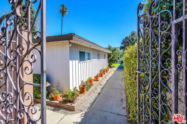 Valley Village, CA 91607,5300 - 5330 Radford AVE